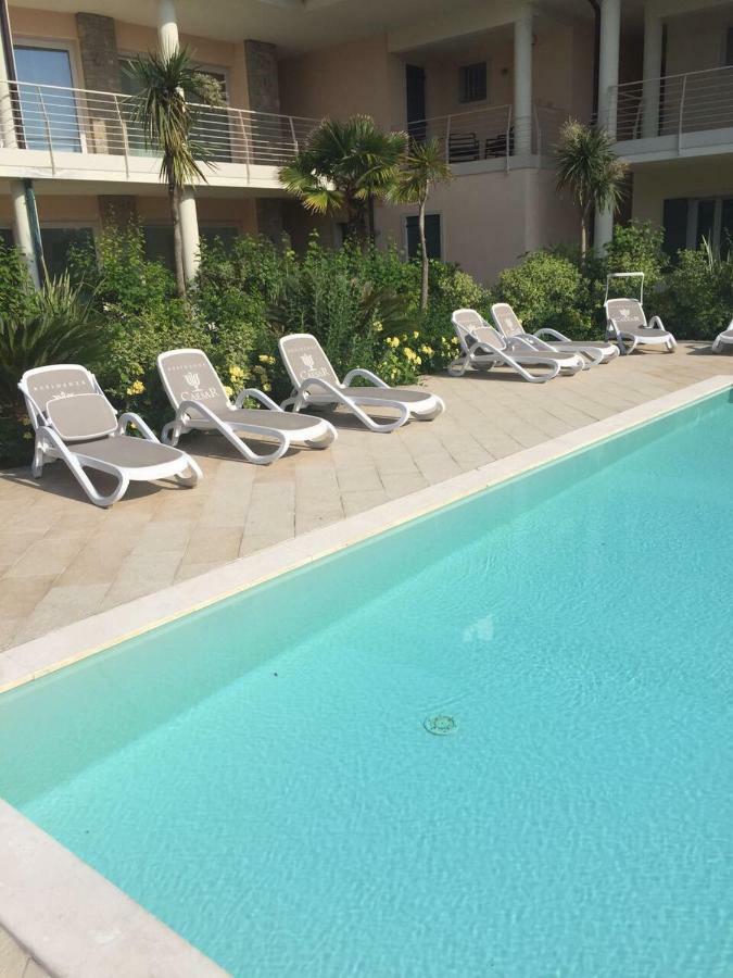 De Luxe Apartments Eden Sirmione Exteriör bild